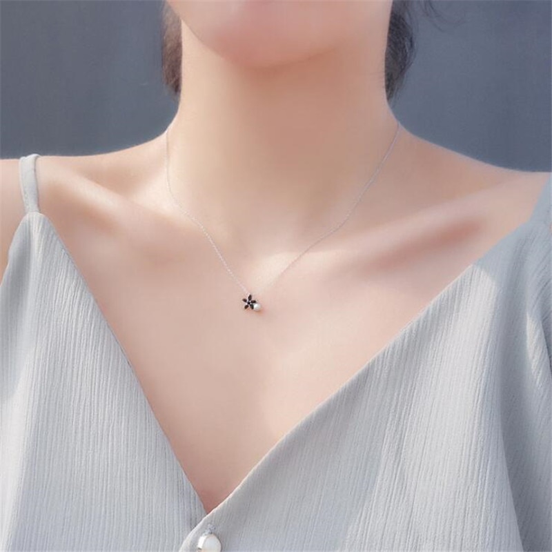 Personality Black Cute Little Daisy 925 Sterling Silver Jewelry Flower Pearl Clavicle Chain Pendant Necklaces H564