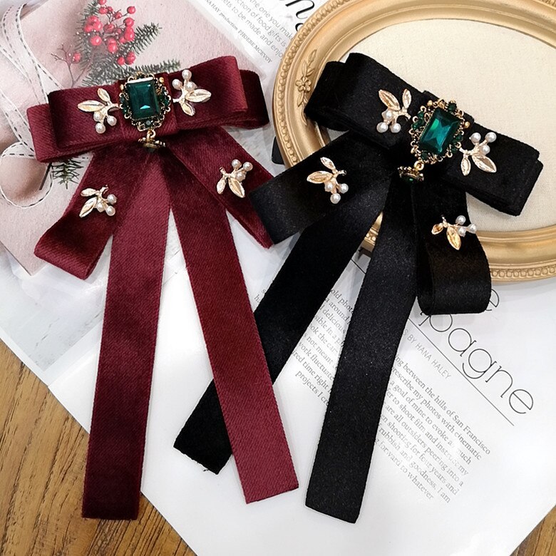 Neue Jahrgang Stoff Fliege Brosche Strass Tuch Kunst Krawatten Stifte und Broschen Damen Hemd Kragen für Frauen Zubehör