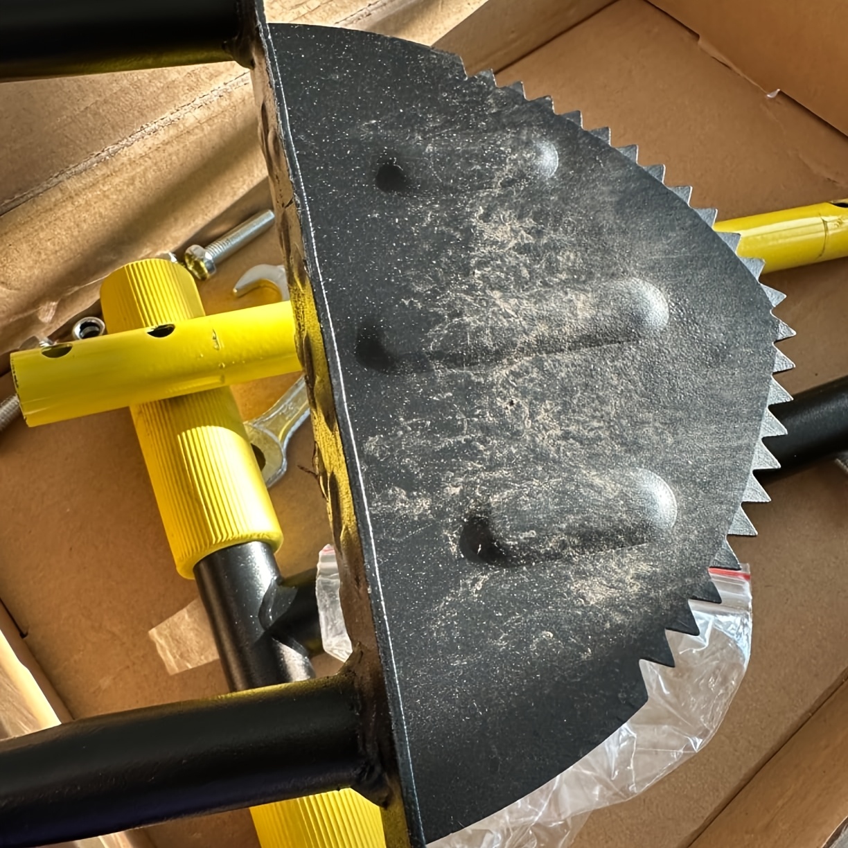 Bellota Kamm Rund Gezahnt – Rostfreier Stahl, Ergonomischer Bimaterial-Griff