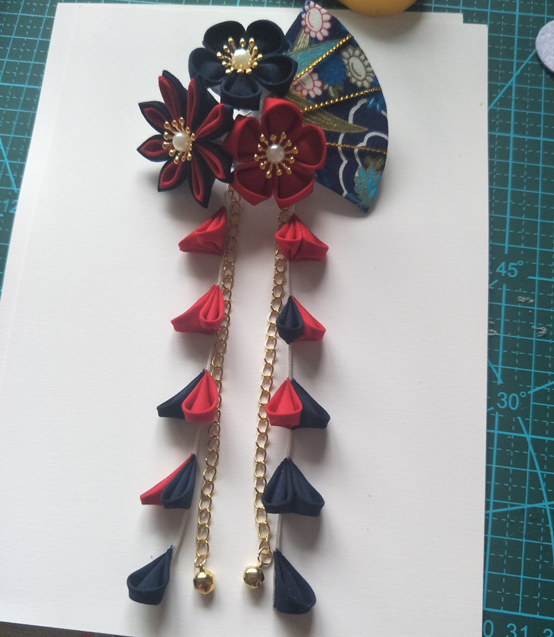 Épingle à cheveux japonaise Sakura, pince à cheveux, Tsumami zaiku pour Kimono Yukata Geisha, longues Barrettes à pompon, accessoires pour cheveux faits à la main, Cosplay: Red