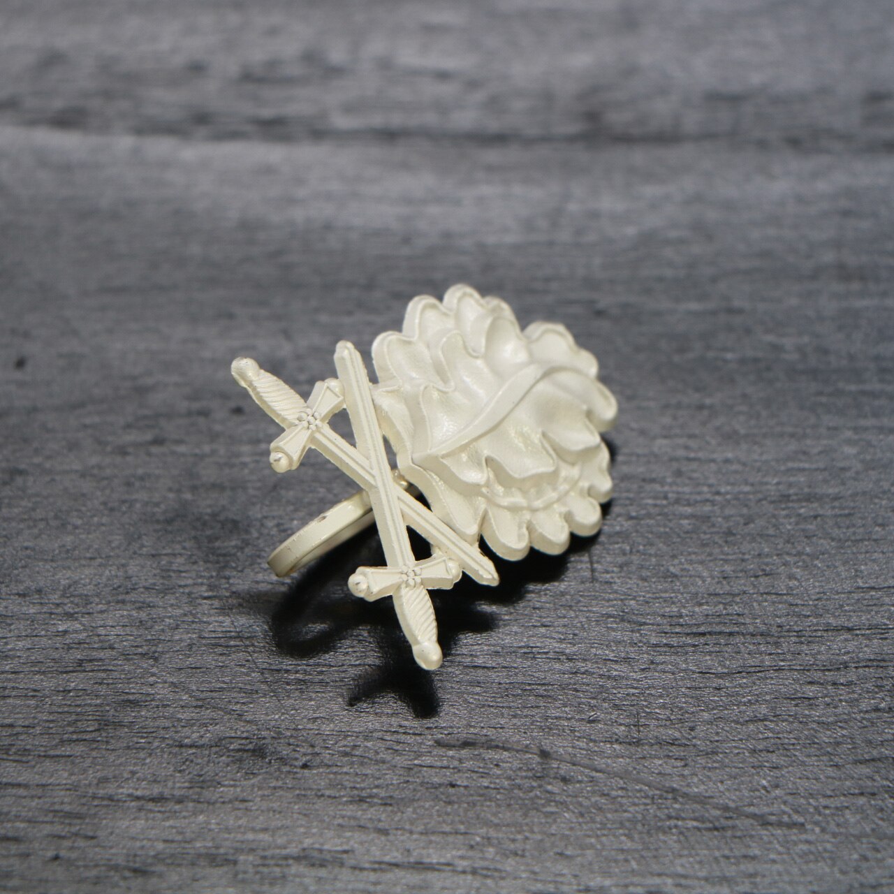 1PC German Knight Iron Cross Oak Leaves Double Swords Silver Gold Pin Badge Medal Souvenir: silver