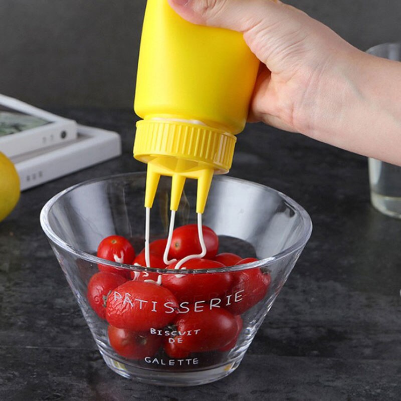 3 Holes 800ML Twist Cap Squeeze Bottle Food Grade Plastic Ketchup Mustard Mayo Sauces Olive Oil Bottles Kitchen Gadgets