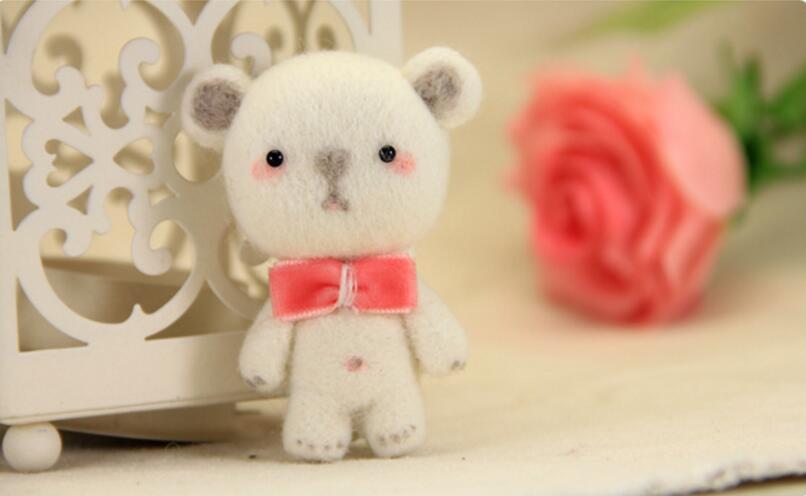Small polar bear wool felting needlepoint kit couples pendant felt needlecraft DIY craft handmade needlework with tools plus