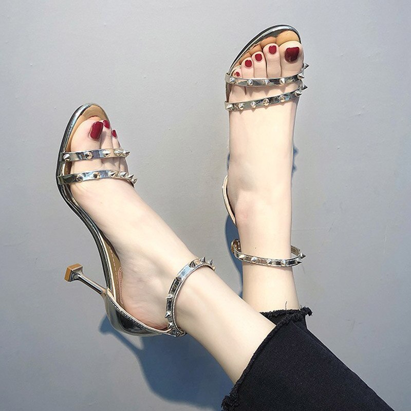 été nouvelles femmes sandales talons hauts Rivets sandale robe chaussures or talons dames chaussures argent mariage chaussures femme 7340