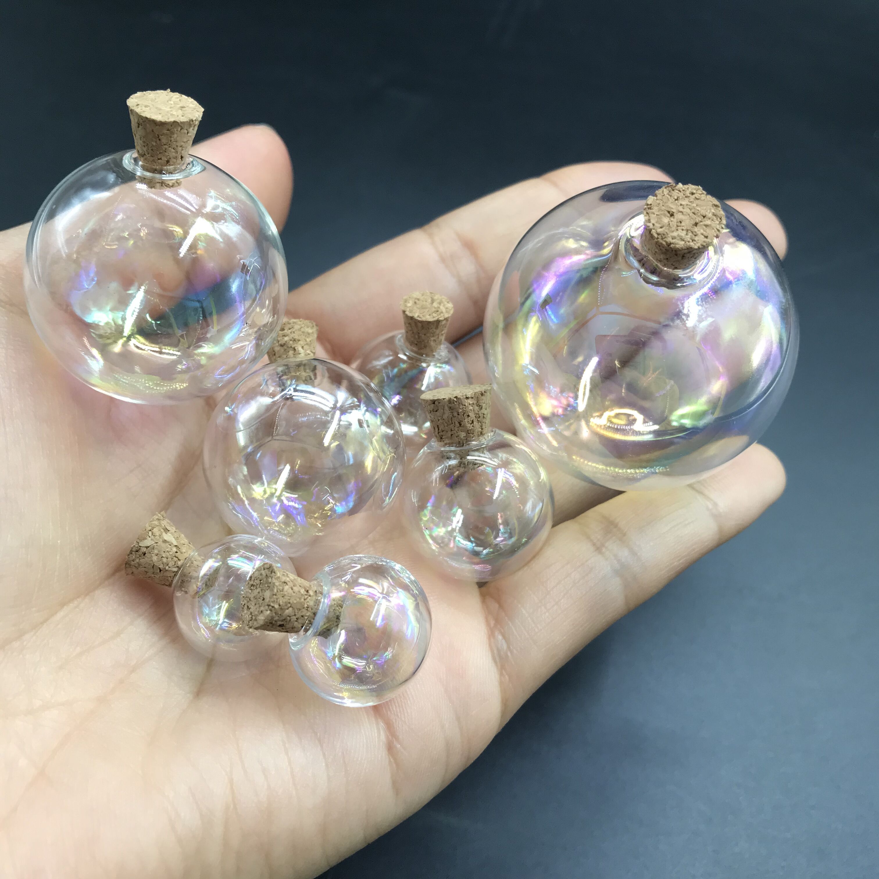 5pcs 14-40mm Rainbow glass round ball bottle with cork glass vial pendant necklace perfume oil glass globes dome wedding decor: Random mix