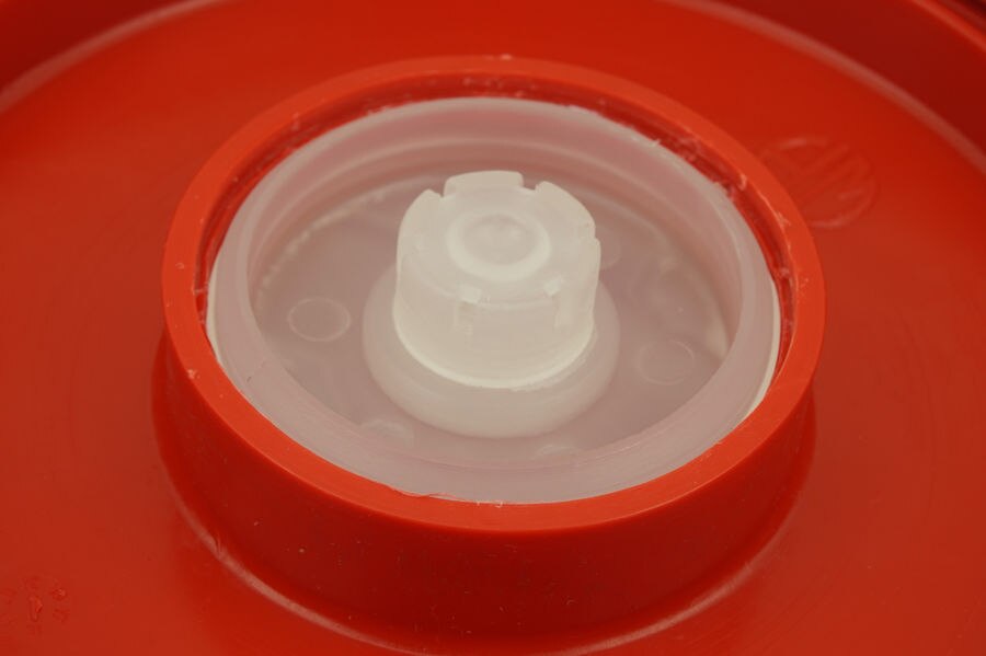 1000l ibc vanntank 15cm ventilert schutz lokk støttelokk plast tank kraftig