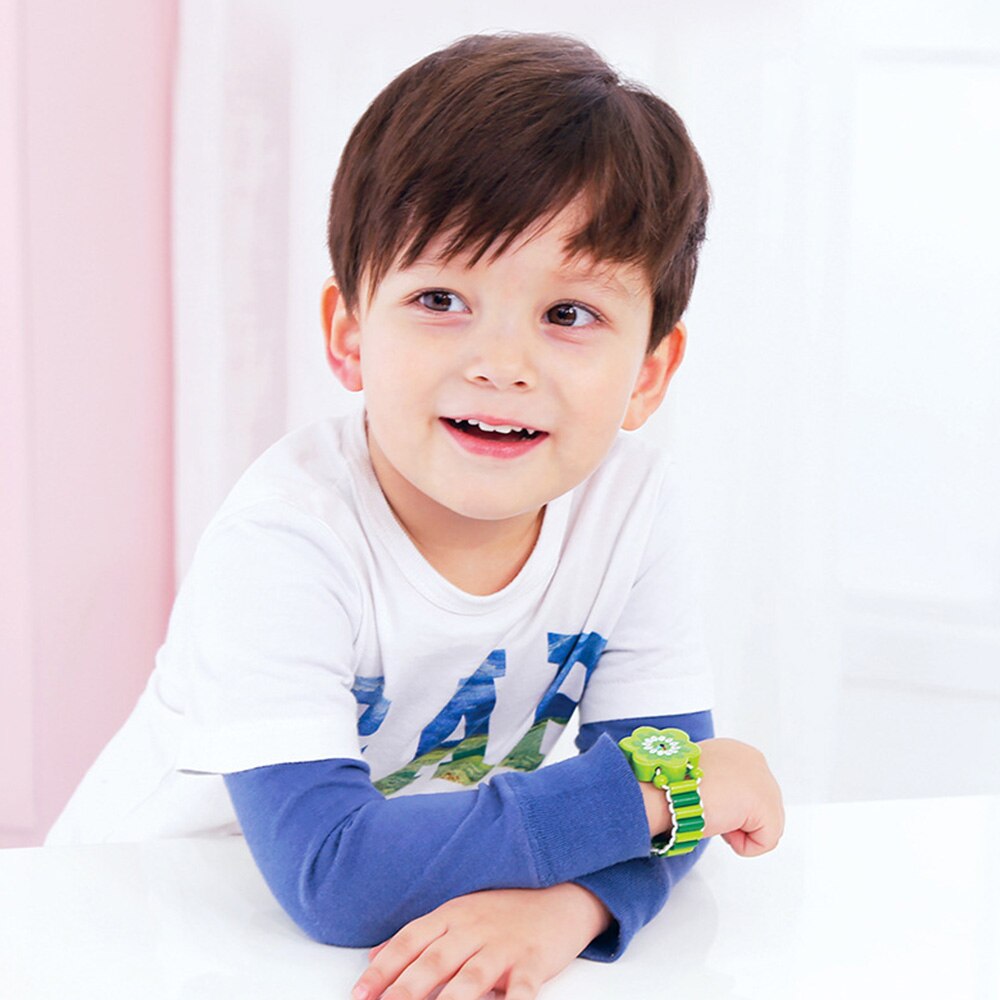 1 pc Delle Ragazze Dei Ragazzi dei bambini del fumetto di simulazione di trasporto di legno della vigilanza Studente di Cancelleria Regali di Artigianato Della Vigilanza Del Braccialetto giocattoli colore Casuale