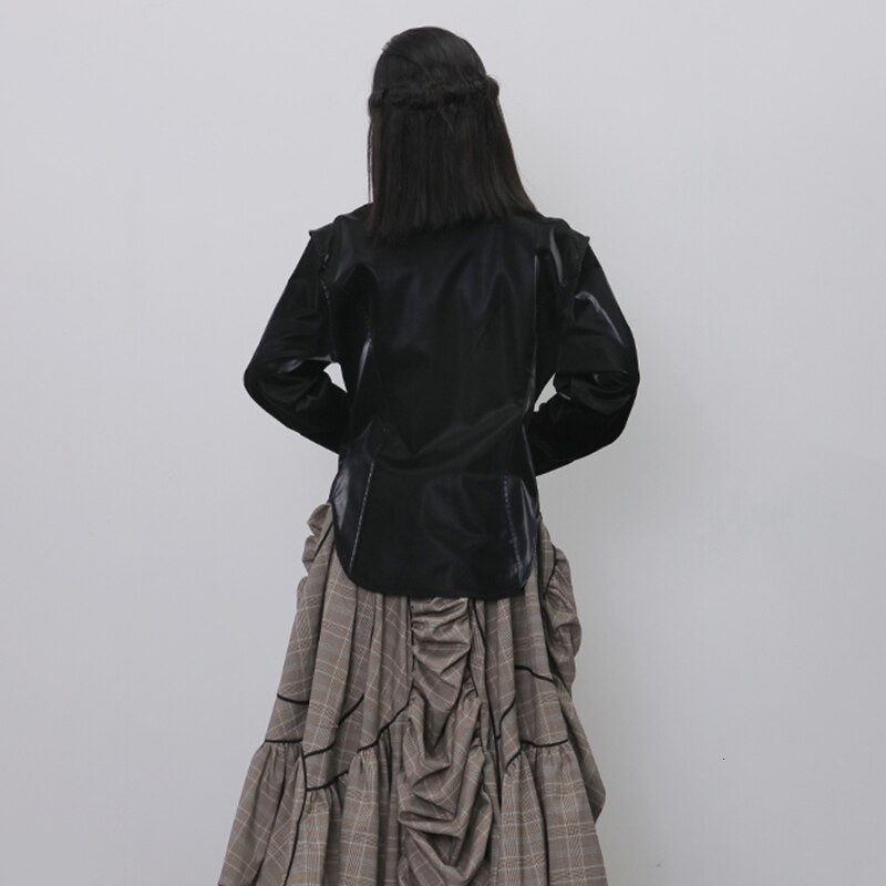 Chemises en cuir synthétique twotwinstyle pour femmes, col à revers, manches longues, slim, décontractées, vêtements pour femmes