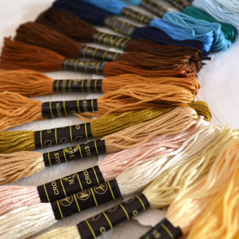 Blandede 50 farver tråde linie polyester korssting bomuld broderitråd floss syning nøgler håndværk strikning spiraea