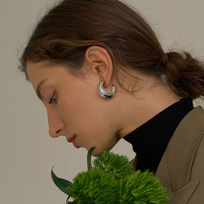 Peri'sBox Hollow Wide Chunky Hoop Earrings O Shape Geometric Earrings for Women Circle Minimalist Earrings Hoops Jewelry