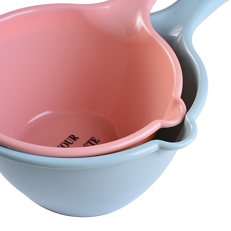 Long Handle Bathing Shampoo Cups Kitchen Tool Wash Vegetables Water Spoon Plastic Sprinklers Bathing Spoon Water Scoops