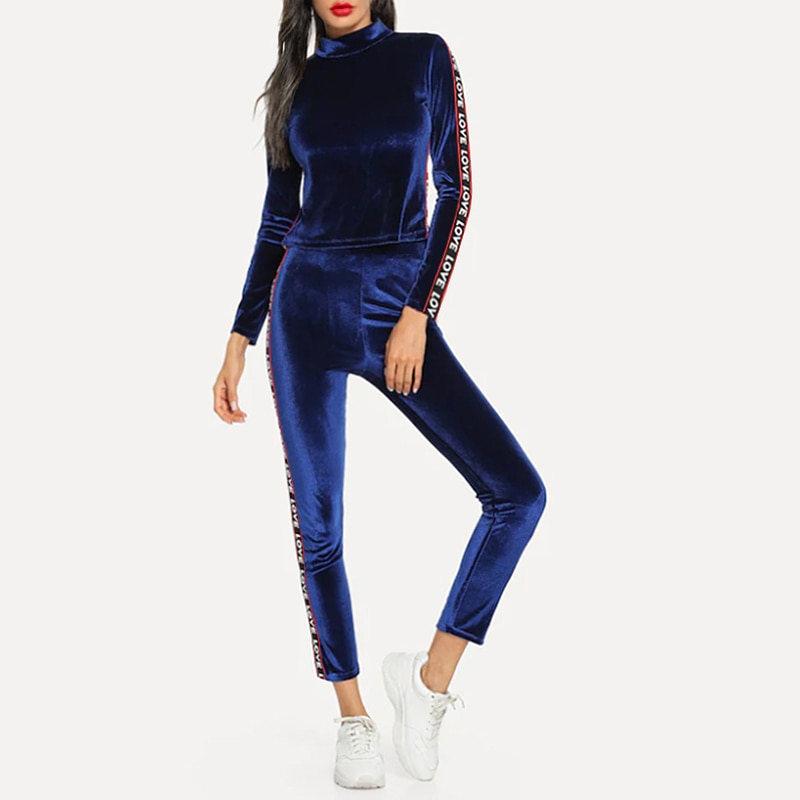 Women‘s sport suit two pieces turtleneck velvet long sleeve slim suits