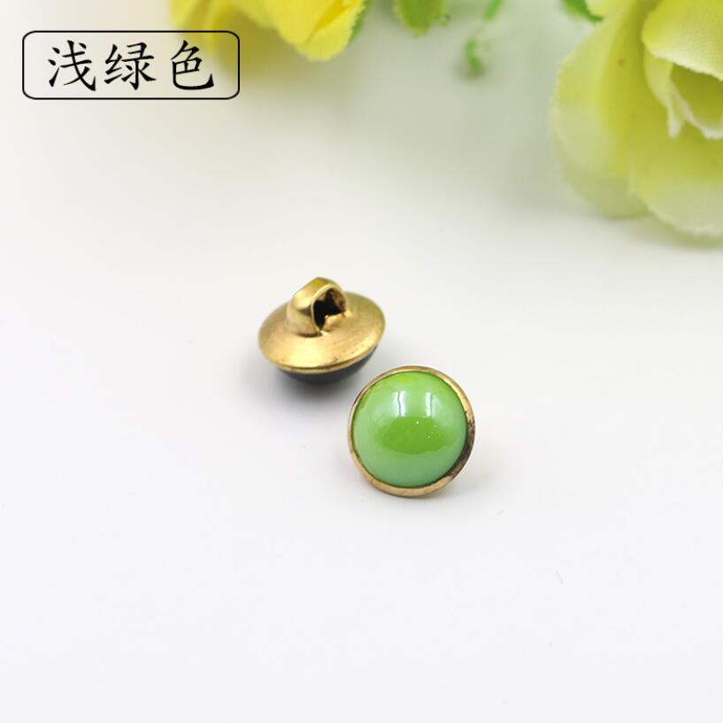 20 stuks 10mm mix kleuren koperen schachtneuzen knoop naaiknopen voor kleding dames overhemdknopen ronde oogbol decoratieve gespen: Lichtgroen