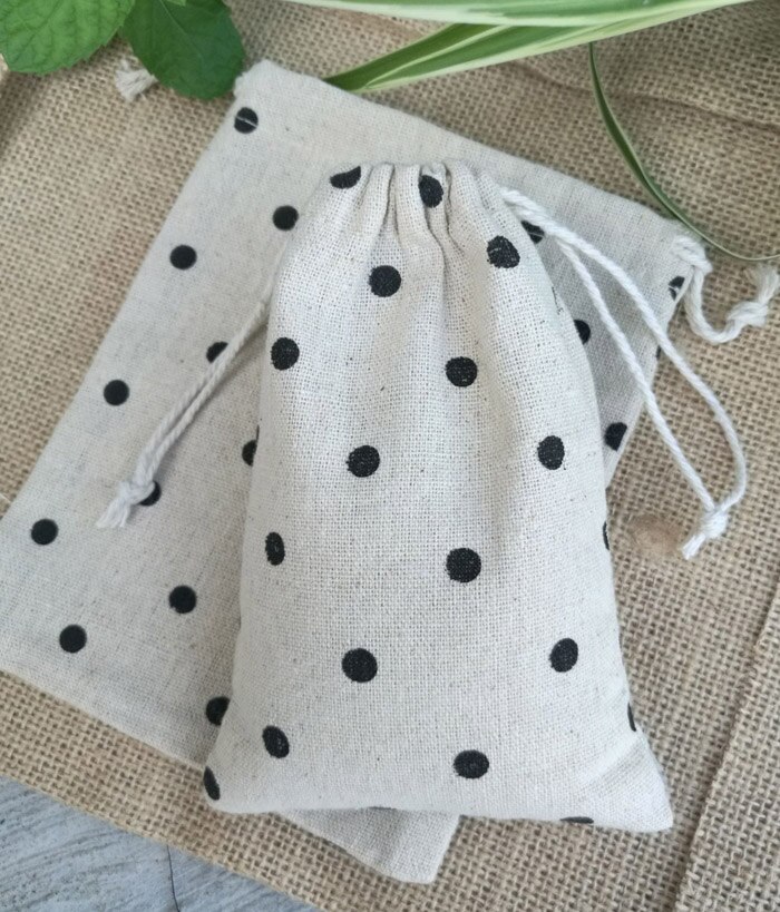 Bolso para joyería de de lino con puntos negros 8x10cm 9x12cm 10x15cm 13x17cm paquete de 50 bolsas de embalaje de yute para dulces para fiestas de cumpleaños y bodas