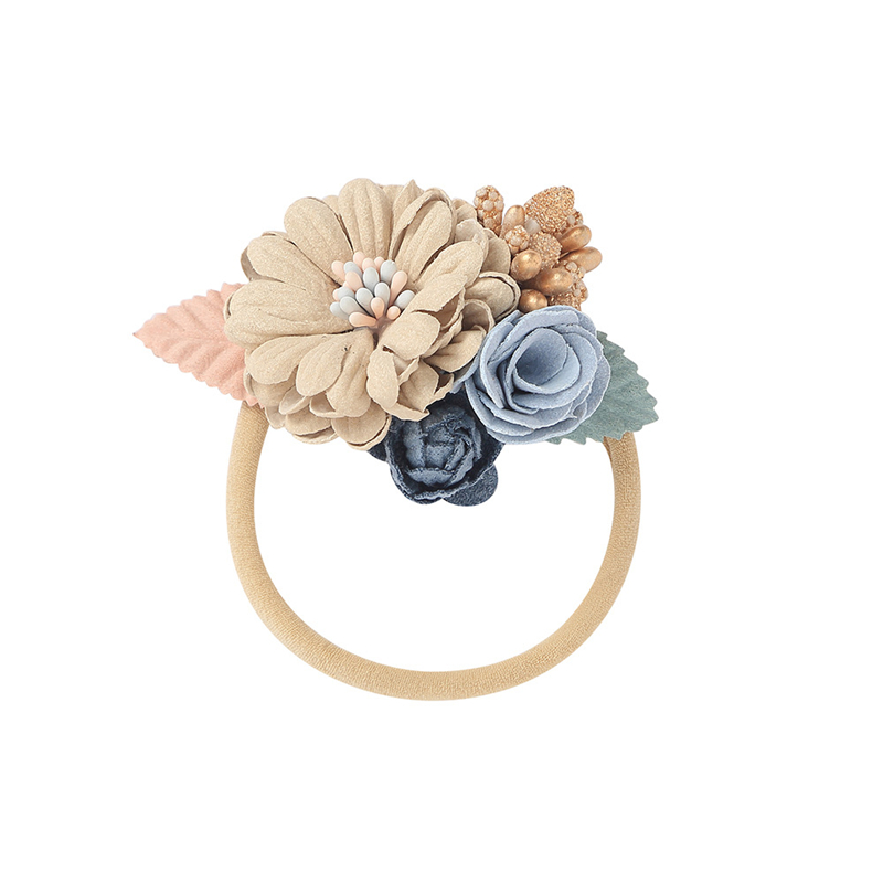 ELASTIEKJES 🌸 Zoveel leuke elastiekjes in het assortiment! Maakt een staartje of knotje net even af🥰 En onze elastiekjes zijn van nylon, waardoor ze super zacht en fijn te dragen zijn. Daarnaast