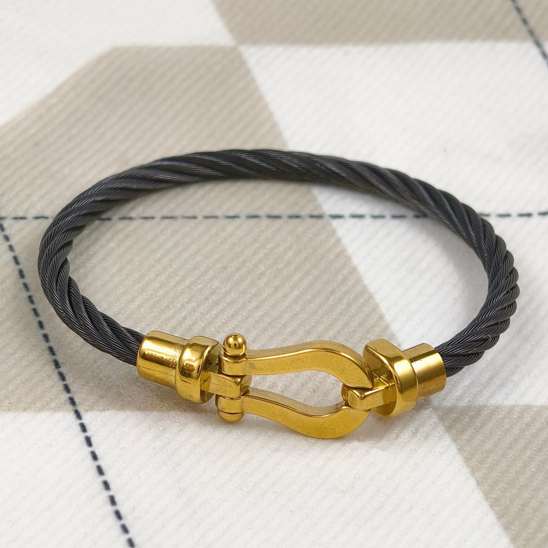 20CM Horse Shoe Bracelet Clasp, Cast and Polished Titanium Steel Gold Plated: Silver Plated