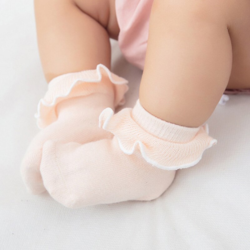 Estilo coreano primavera princesa rendas bebê meninas meias bonito algodão desossado da criança anti-deslizamento meias para a menina verão curto meias