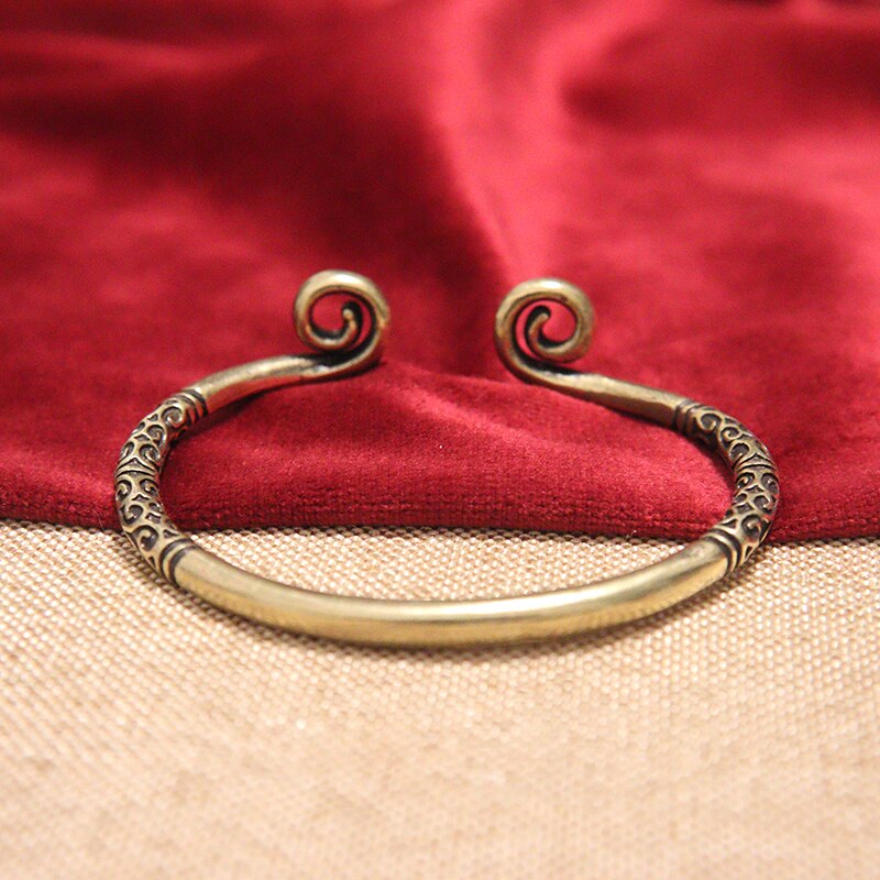 Nepal handgjorda vintage mässingsarmband sex-ord mantra män och kvinnor tibetanska buddhistiska sutra graverade lucky open armband smycken: Armband b