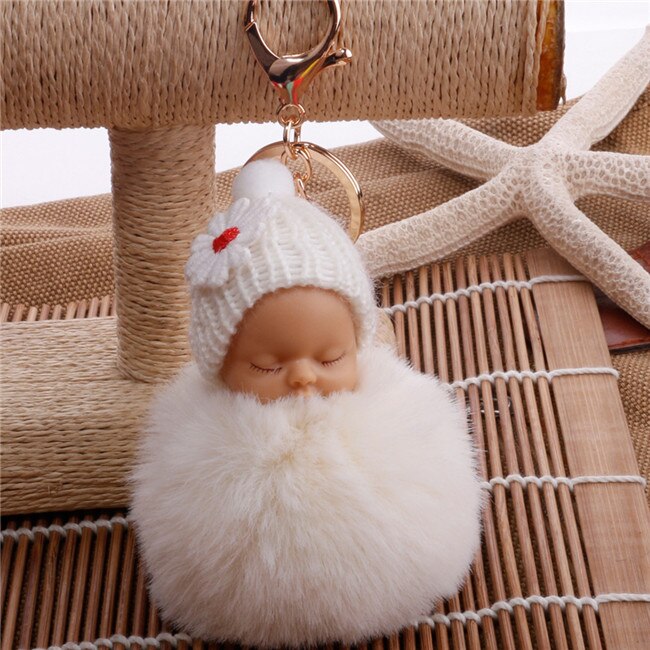 Söta sovande baby docka nyckelringar för kvinnor väska leksak nyckelring fluffiga pom pom päls plysch nyckelringar: Vit