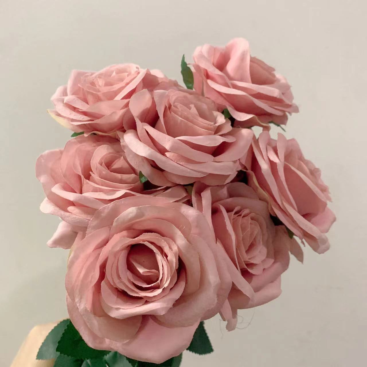 Decoración de boda, rosa polvoriento, rubor, café ligero desnudo, arroz, rosa artificial blanca, fila de flores, guía de camino, flor,: Transparente