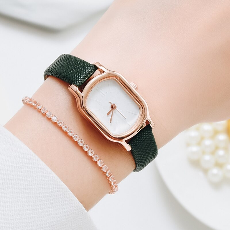Relojes pequeños negros a la para mujer, relojes de pulsera de cuero Vintage para mujer, reloj de pulsera de cuarzo femenino Retro con esfera ovalada Simple: 2pcs Set Green