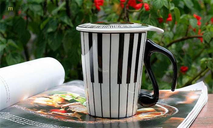 1 PC Muziek Mok cup Personeel Merkt Piano Toetsenbord Keramische Porseleinen Mok Koffie Caneca met Deksel Creatieve Niet Lepel OK 0308