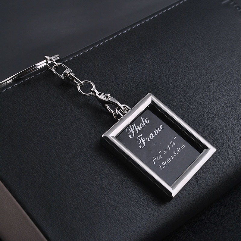1 stks blanco fotolijst sleutelhanger cadeau autosleutelhangers hangers metalen sieraden sleutelhangers voor mannen en vrouwen: GRIJS