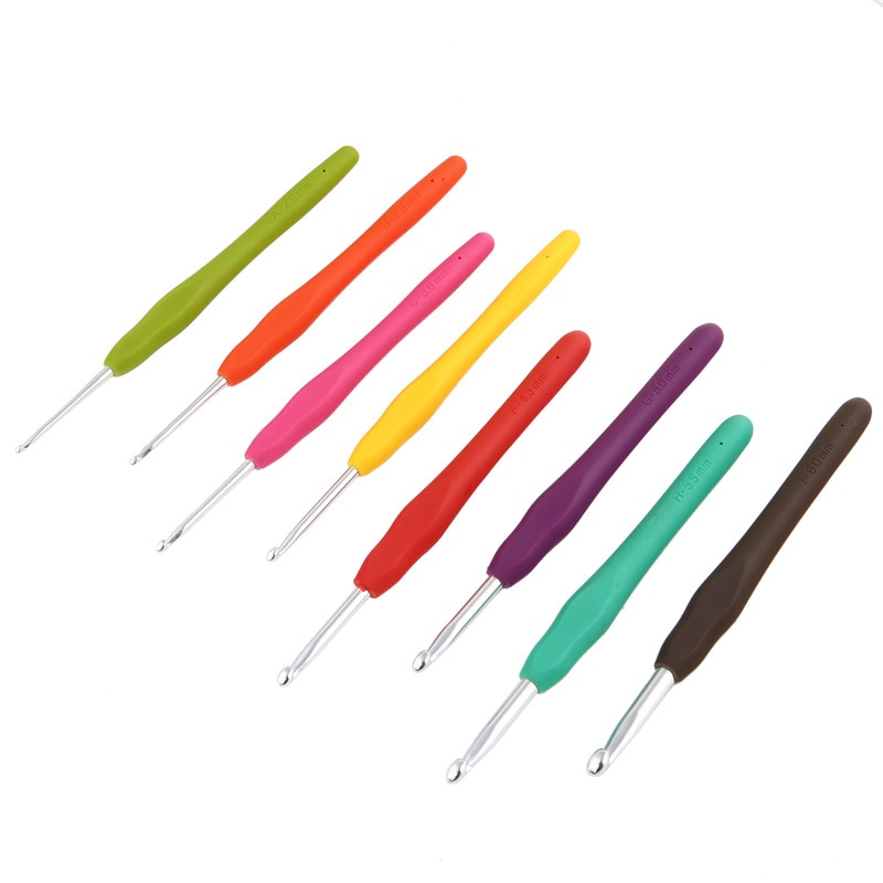 1PCS Crochet Hook Ergonomic Handles 3.0mm Comfortable Grips Crochet Needles Yarn Weave Knitting Needles Random Color Wool Needle