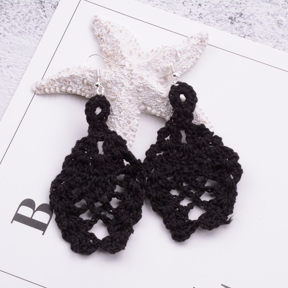 Handgjorda smycken virkade örhängen bohemiska handvirkade brudhängande örhängen valentine -kvinnor virkade örhängen: Svart