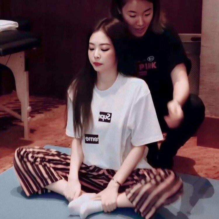 Nouvelle coréenne Kpop Jenny 2 pièces ensemble survêtements femmes à manches courtes T-shirt ample et rayé pantalon droit costume