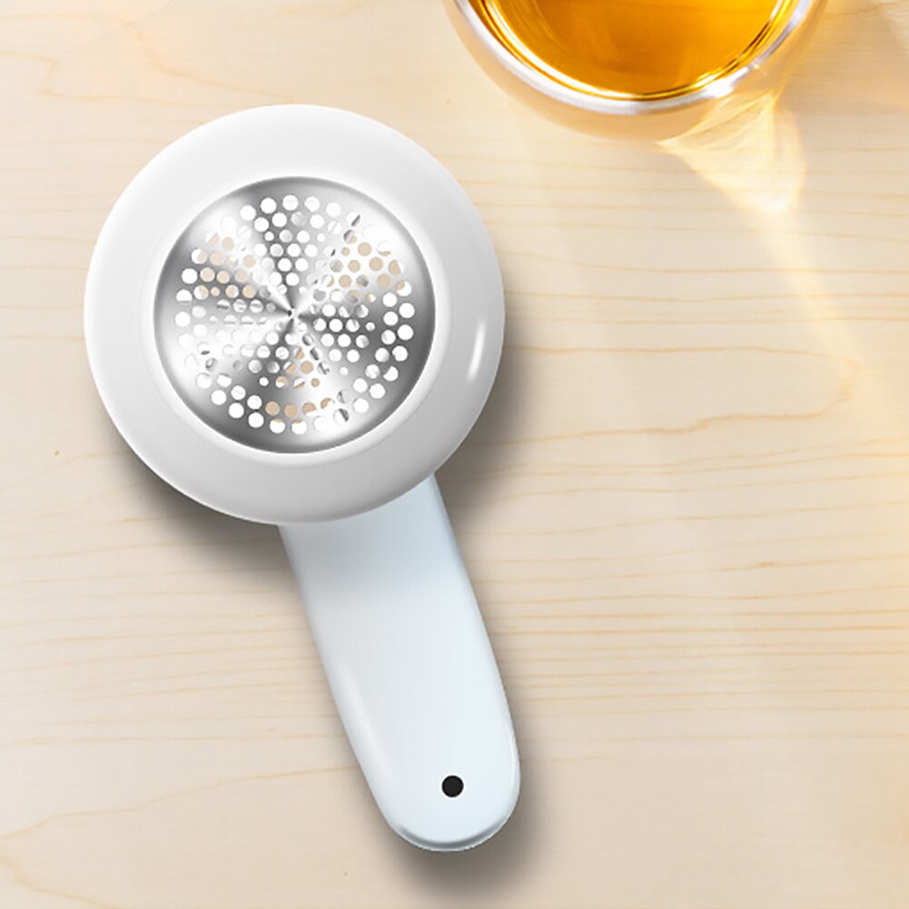 Mini Portable Hair Ball Trimmer Hair Removal Shaver USB Rechargeable Electric Fabric Shaver with 2 Spare Blades