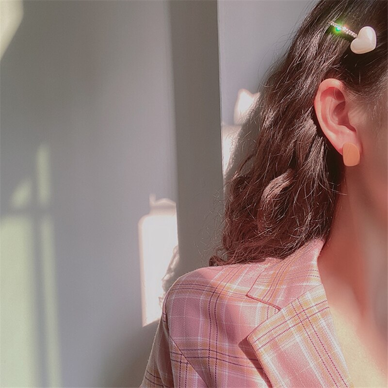 AOMU 2020 Nuovo S925 Semplice Geometrica Irregolare ciottoli Ovale Colorato Opaco Vernice spray in Metallo Semplice Orecchini Delle Viti Prigioniere per Le Donne