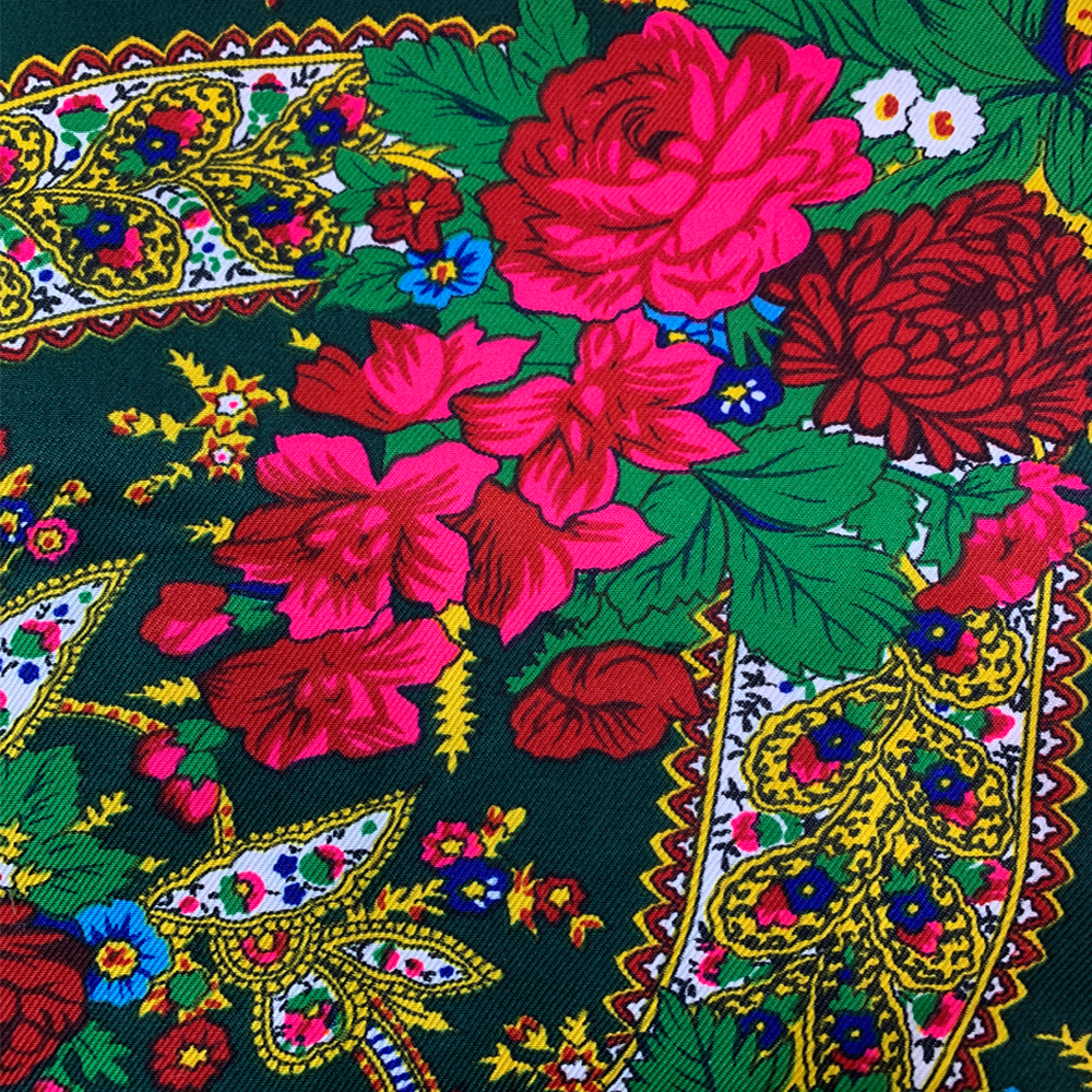 120*120cm kvinnors ryska fyrkantiga halsdukar med lyxiga blommönster och ukrainska fransar, babushka-huvuddukar