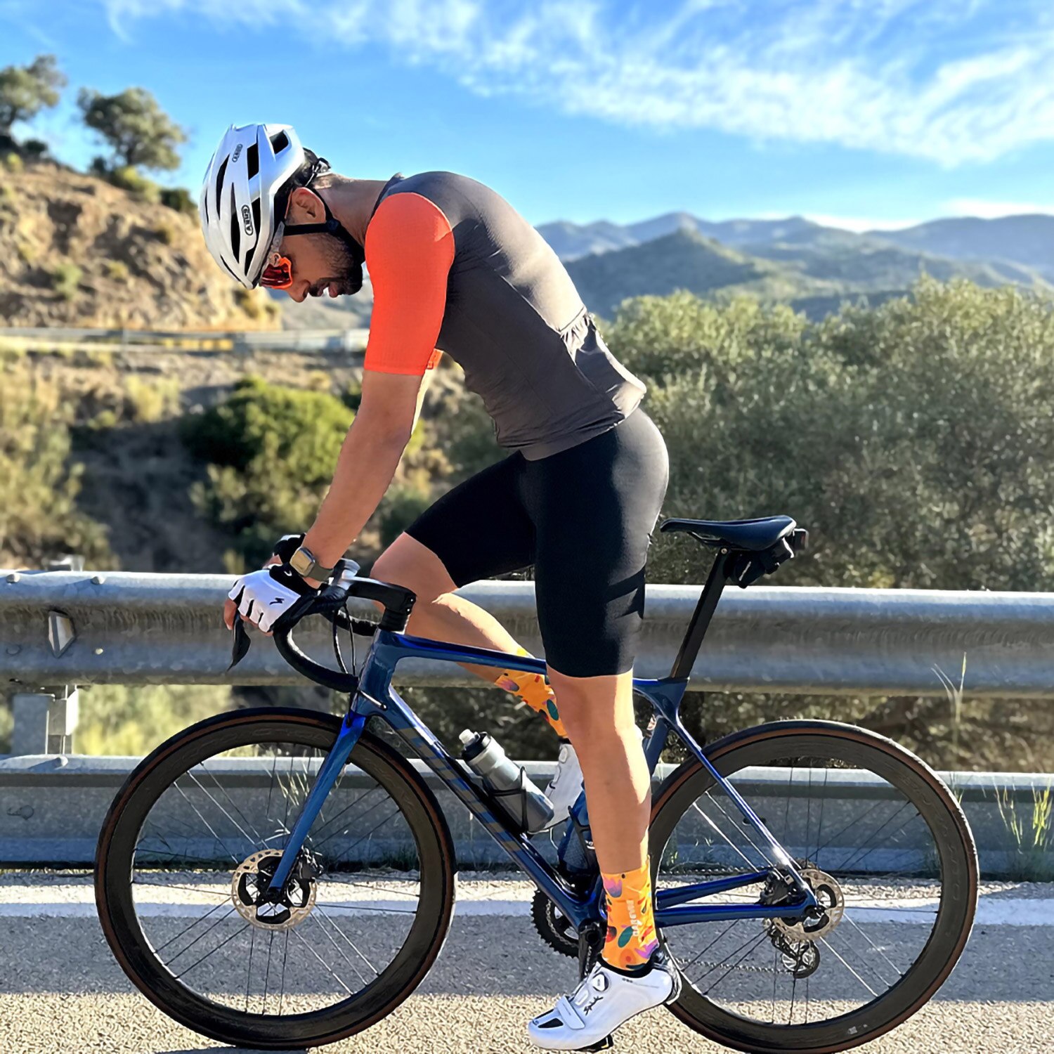 DAREVIE Man Cycling Bib Shorts Breathable Seamless Women's Ciclismo Shorts 6H 500KM Ride Mountain Road Ridding Bicycle Shorts