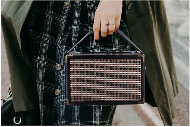 Retro Bluetooth speaker, multi-function MP3 player, portable retro Bluetooth speaker with wooden radio handle, support TF card/U