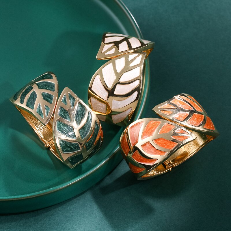 Braccialetti e braccialetti a forma di foglia di metallo a olio gocciolante per donna Femme apertura regolabile Pulseira Feminina