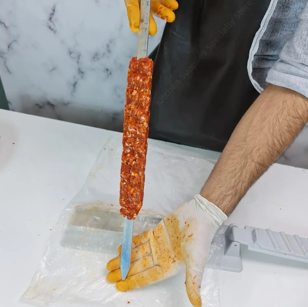 Nyhed enkelt række kebab maskine grill kødspyd kebab presse maskine genanvendelig plastik grillspyd maskine kebab forberedelse grill værktøj