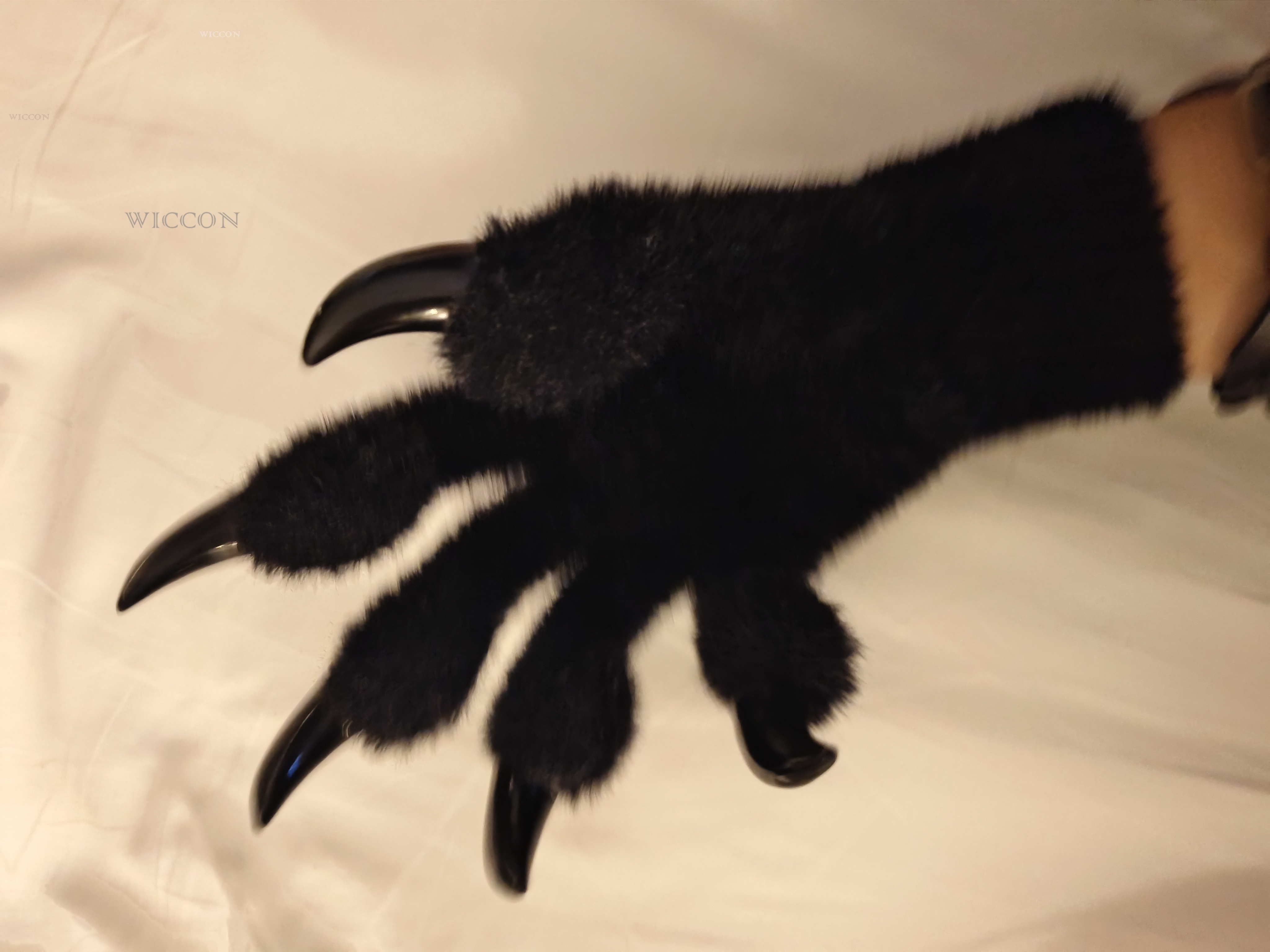 Furry Gloves Kig Fursuit Kigurumi Cosplay Plush Gloves Full SeasonGloves Claw Black White Multicolor Claw Cute Cool Furry: black