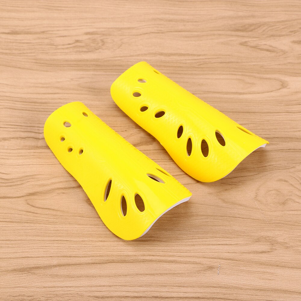 1 par leve respirável adulto bezerro equipamentos de proteção de equipamento de futebol para homem (branco): Yellow