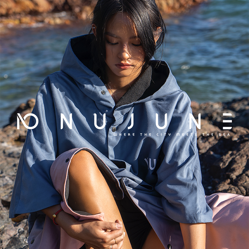 Nu-June Dames Fleece gevoerde strandsurfponcho met capuchon Zwemmen Strandhanddoeken met zakken Warm houden Omkeerbare surfponcho Volwassene