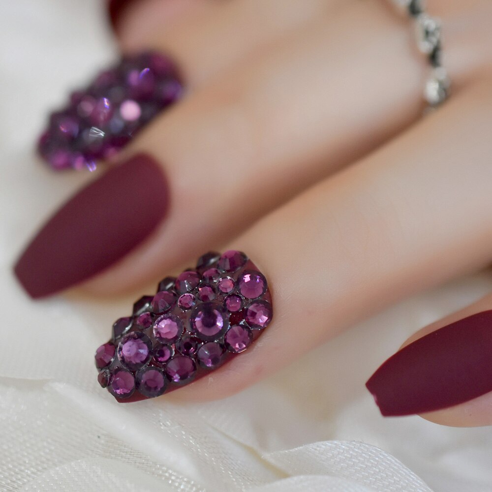 Rhinestone Matte Doodskist Korte Nagels Maroon Rood Kleurrijke Edelsteen Handgemaakte Nep Nagels Frosted Party Lady Nagels: L5035