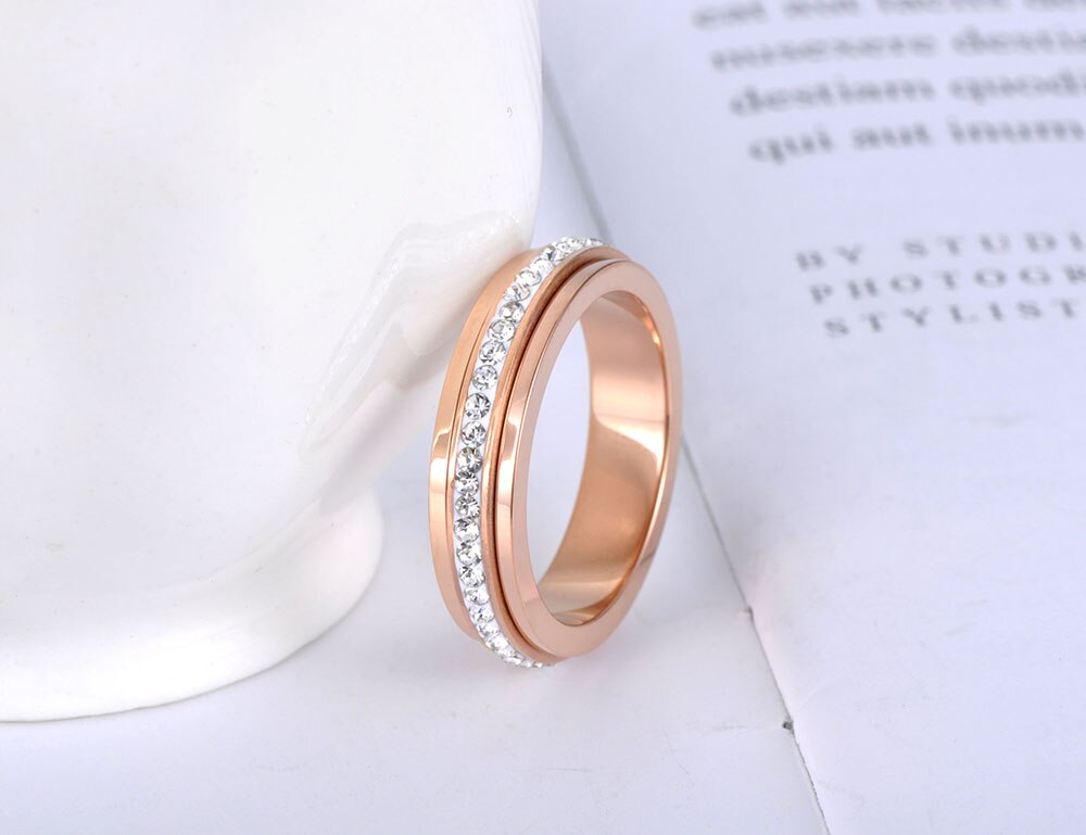 JeeMango Titanium Stainless Steel Rotatable Wedding Ring Rose Gold Micro Pave CZ Crystal Anniversary Rings For Women JR19027