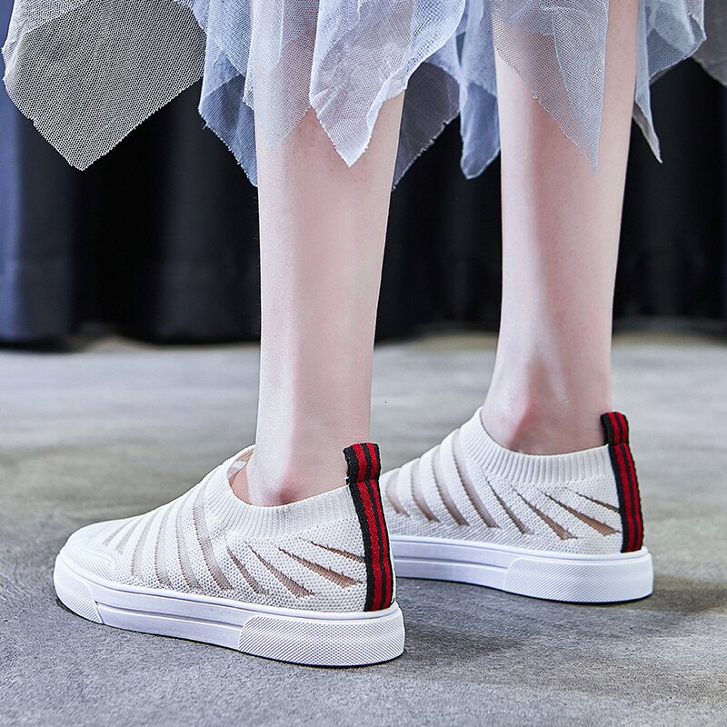 Skateboard Schuhe Frauen Weiß Super Licht Unterhose Auf Socke Turnschuhe Frühling Sommer Ich bin Freien Sportlich Sport Schuhe Fitnessstudio Trainer Wohnungen