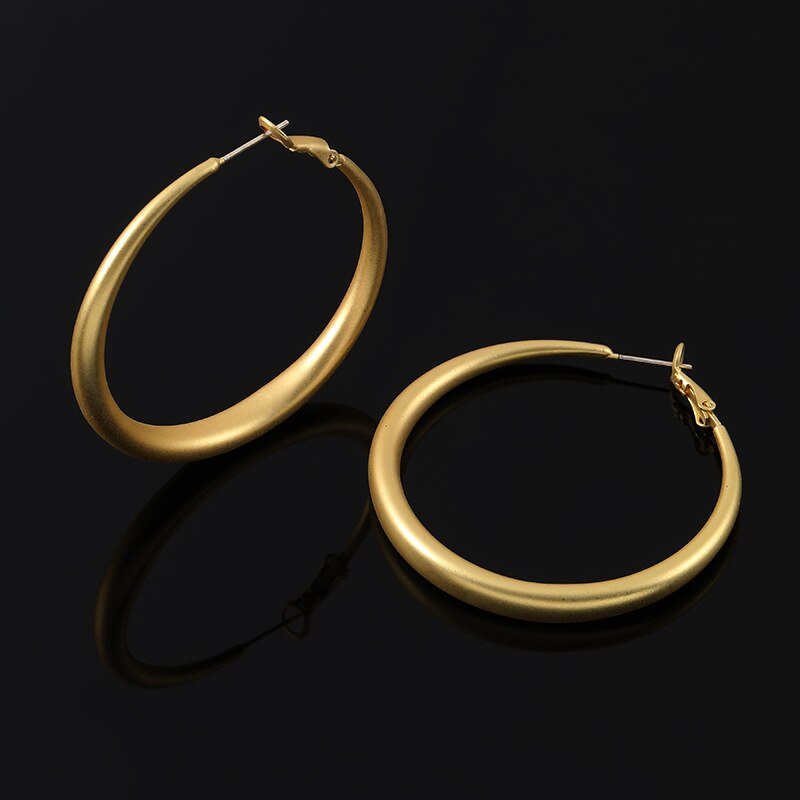 Jahrgang Glatte Kreis Große Creolen für Frauen Geometirc matt Gold Metall Nicht Ohrclip Ohrringe Brinco Trend Schmuck