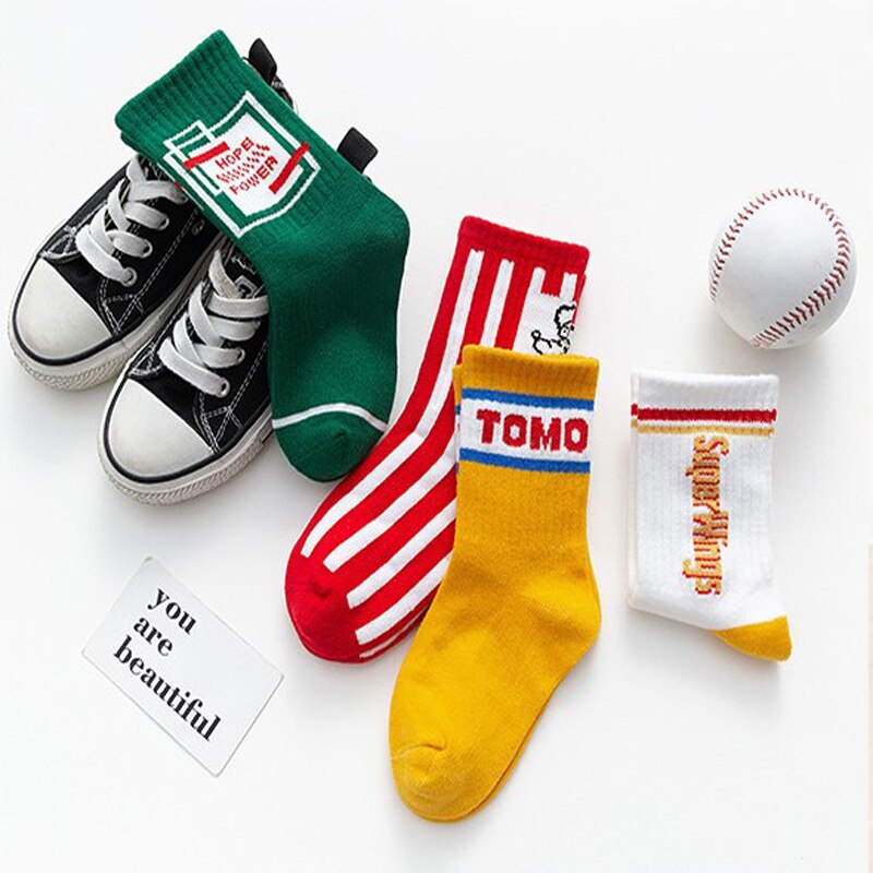 Calcetines de algodón de los niños de primavera y otoño niñas Tomo espero que los niños de los deportes de los muchachos tiras cartas verde amarillo 4 pares SandQ Baby: TOMO Hope / 4-6T