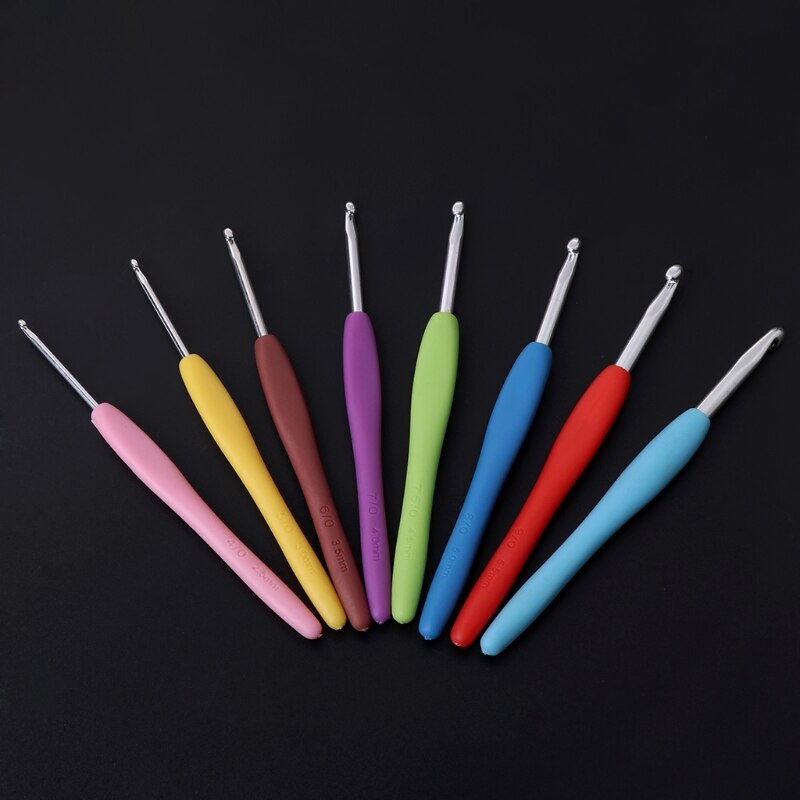 8Pcs Crochet Needles 2.5-6mm Rubber Handle Hooks Knitting Set Kit Accessories