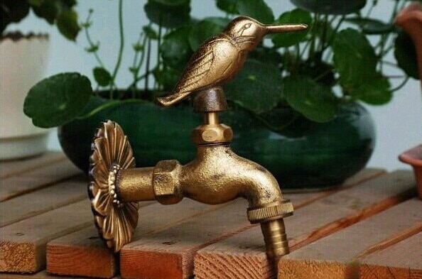 Decorative outdoor faucets Wall mounted brass animal garden Bibcock with rural style antique bronze bird tap