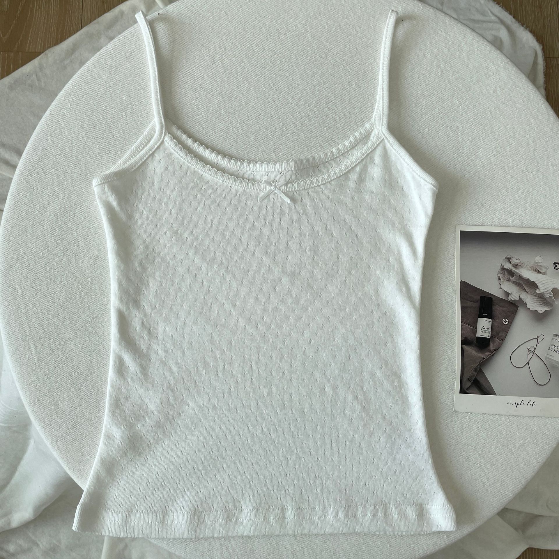 Tops cortos de algodón con lazo y ojales florales para mujer, Top sin mangas ajustado con adornos de encaje, camisola dulce de estilo Preppy, ropa Y2k: Caqui
