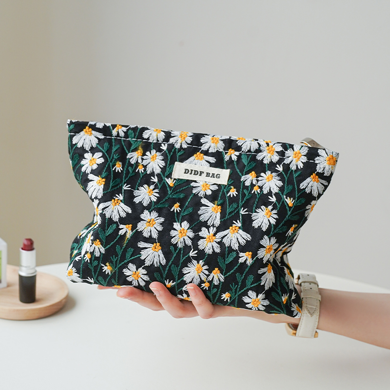 Women's Cosmetic Bag Small Blue Strawberry Portable Cosmetics Lipstick Storage Bag Commuter Coin Purse Clutch Bag Key Case