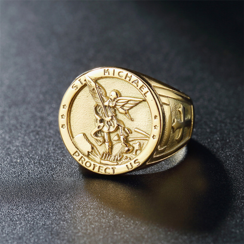 Anello da uomo in acciaio inossidabile con croce di guerriero di angelo della guerra santa anello da uomo in acciaio inossidabile accessori religiosi cattolici di nuova moda misura 7-12: -9 / Oro